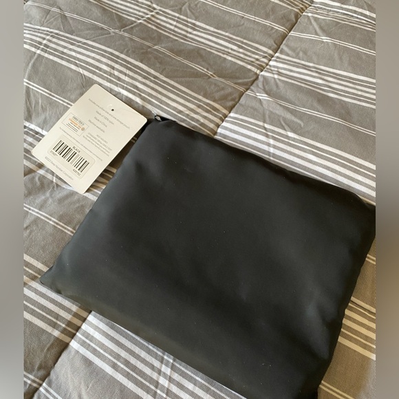 Sleep Number Pillow Tote 27x21 NWT Travel STANDARD 100 by OEKO-TEX certification - Picture 2 of 5